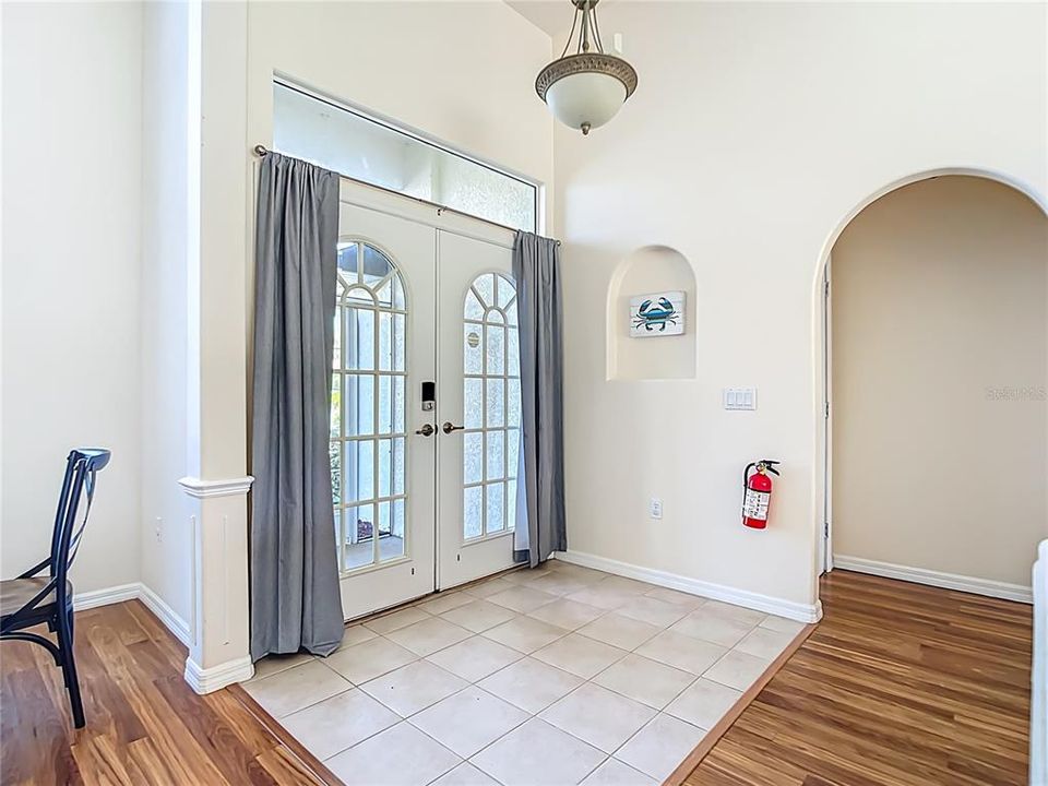 Под контрактом: $2,450 (3 спален, 2 ванн, 1659 Квадратных фут)