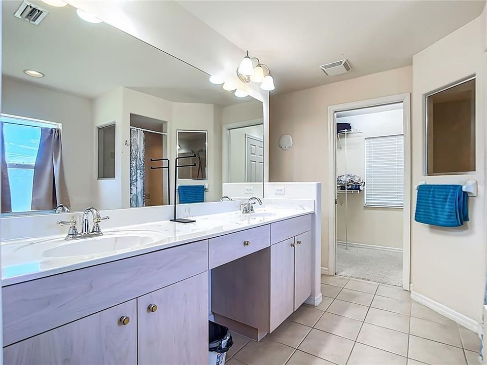 Под контрактом: $2,450 (3 спален, 2 ванн, 1659 Квадратных фут)