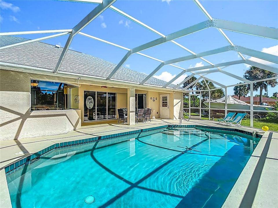 Под контрактом: $2,450 (3 спален, 2 ванн, 1659 Квадратных фут)