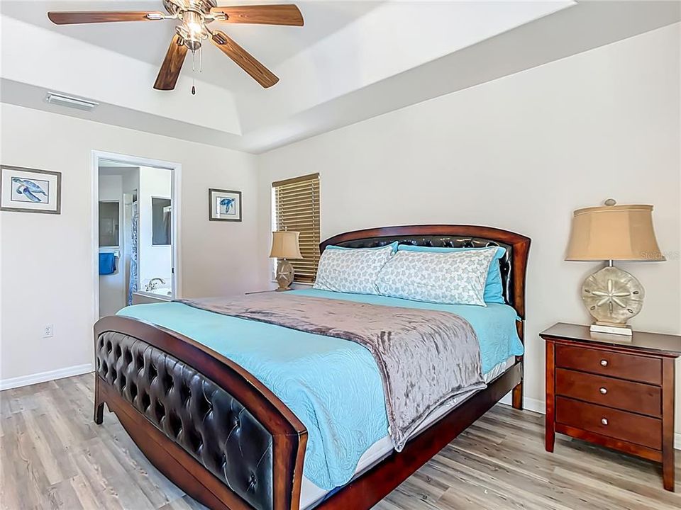 Под контрактом: $2,450 (3 спален, 2 ванн, 1659 Квадратных фут)