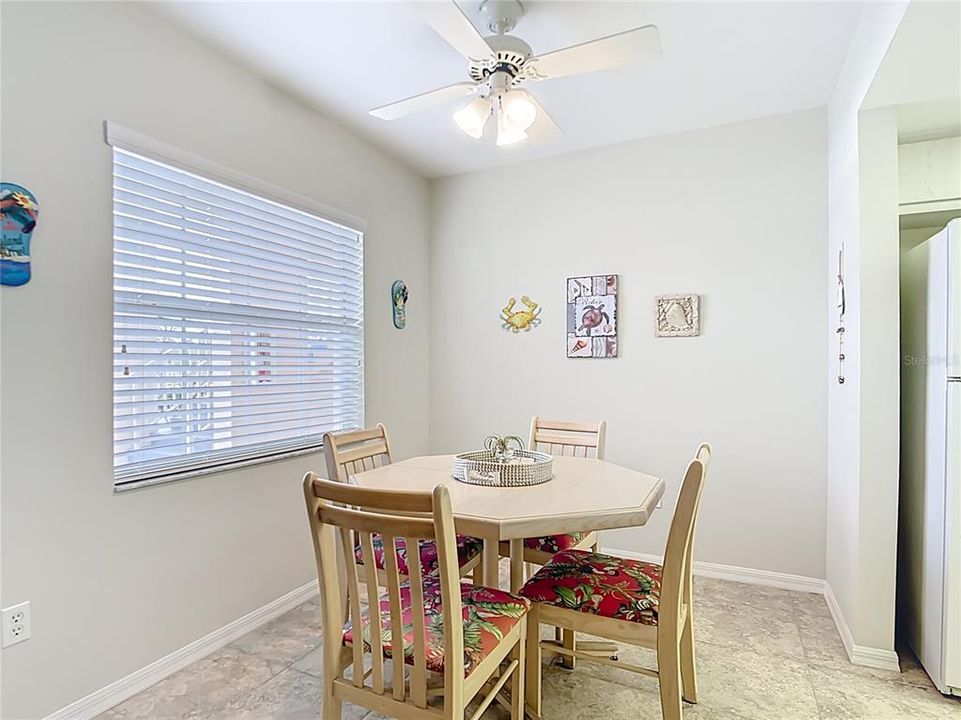 待售: $175,000 (2 贝兹, 2 浴室, 1145 平方英尺)