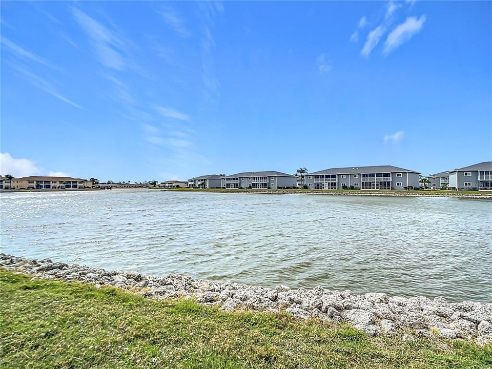 待售: $175,000 (2 贝兹, 2 浴室, 1145 平方英尺)