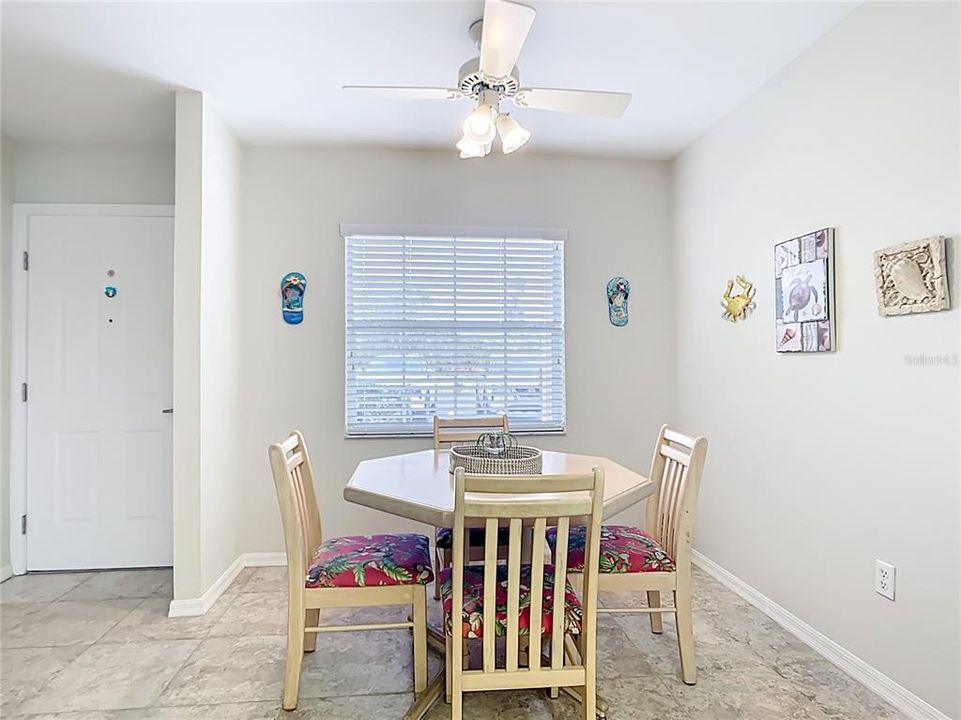 待售: $175,000 (2 贝兹, 2 浴室, 1145 平方英尺)