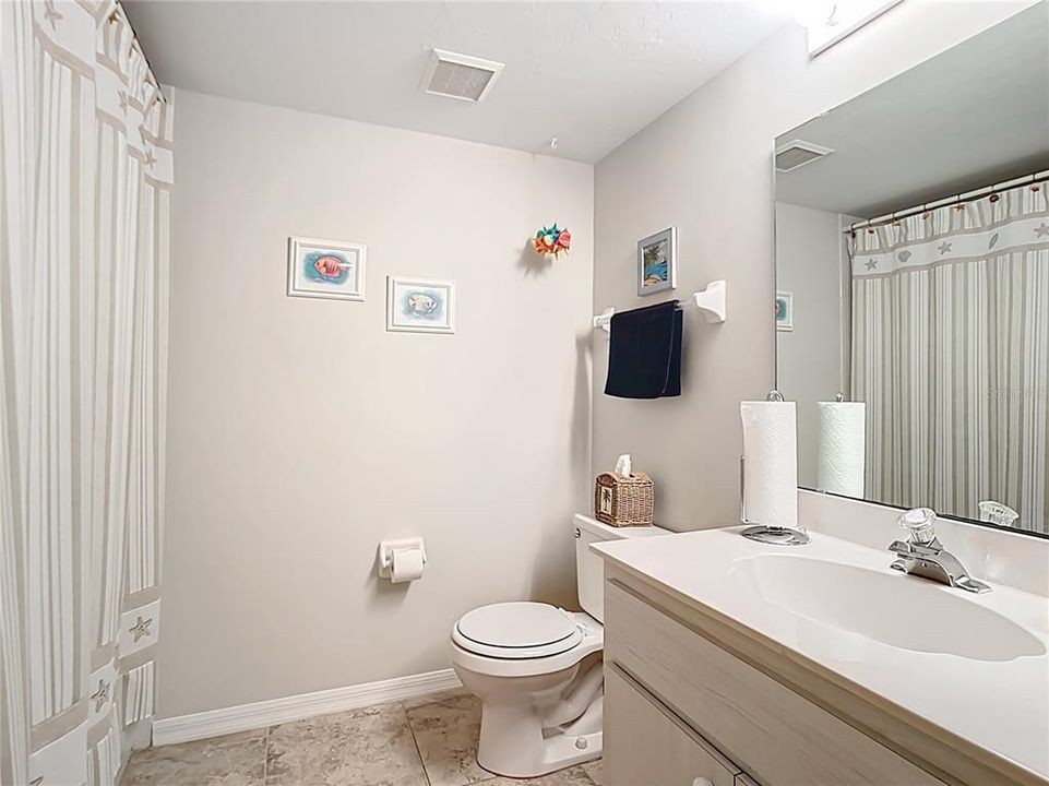 待售: $175,000 (2 贝兹, 2 浴室, 1145 平方英尺)