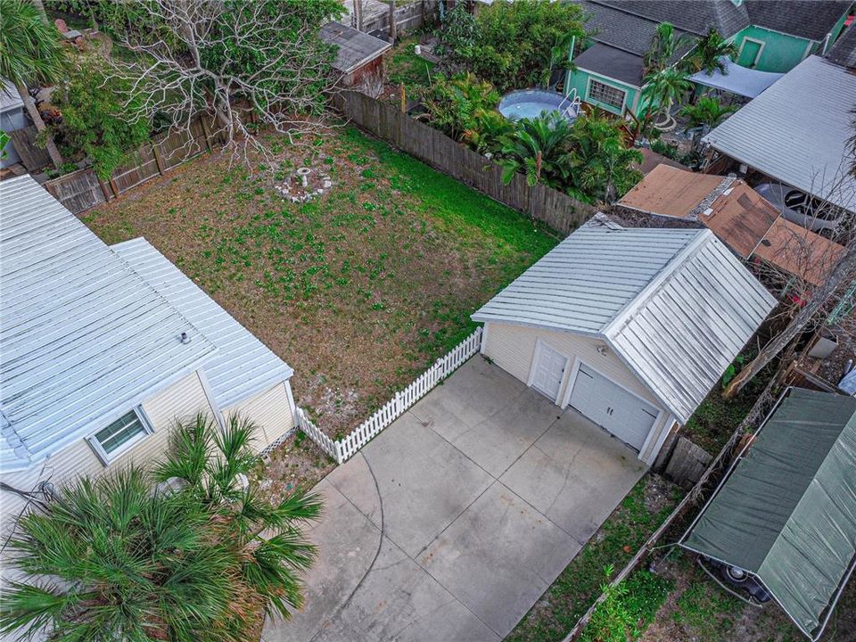 Activo con contrato: $600,000 (5 camas, 3 baños, 1818 Pies cuadrados)