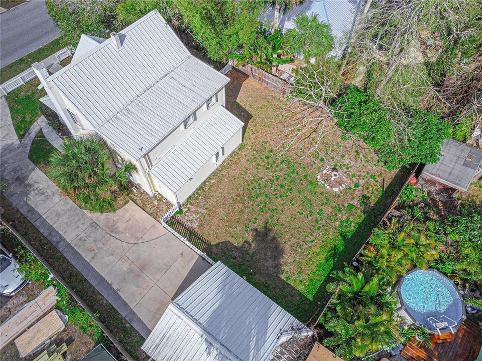 Activo con contrato: $600,000 (5 camas, 3 baños, 1818 Pies cuadrados)