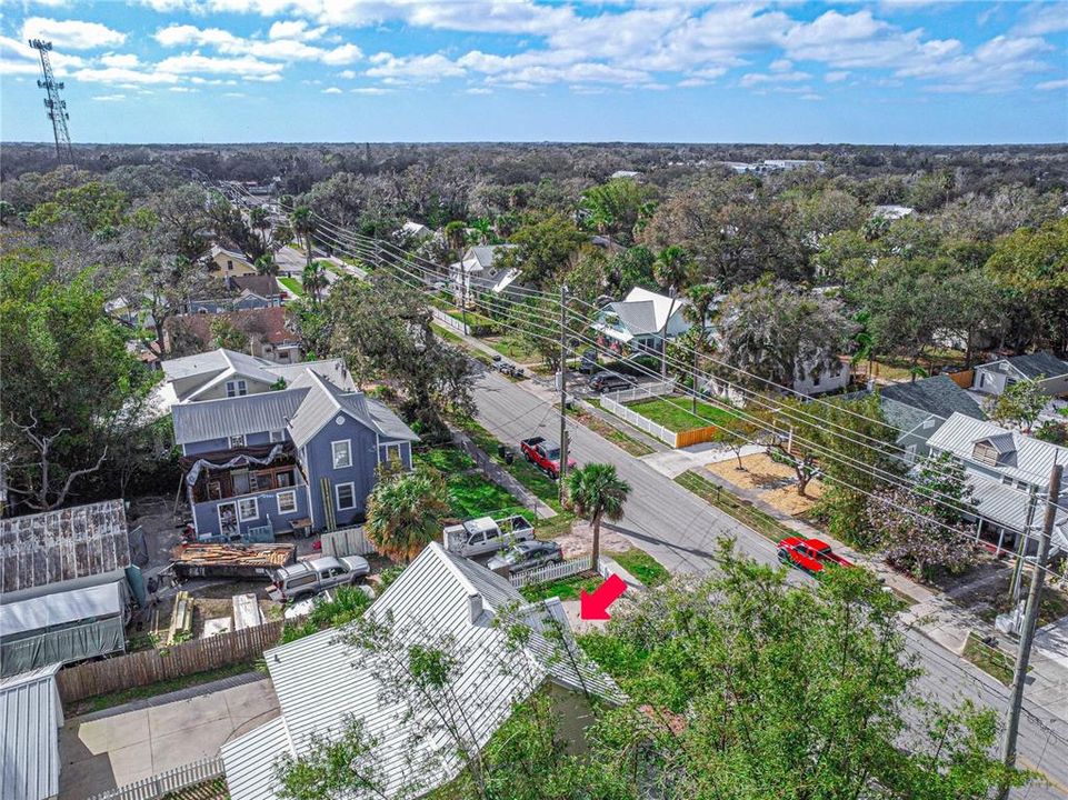 Activo con contrato: $600,000 (5 camas, 3 baños, 1818 Pies cuadrados)