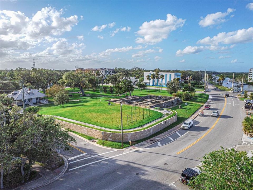 Activo con contrato: $600,000 (5 camas, 3 baños, 1818 Pies cuadrados)