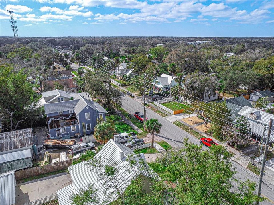 Activo con contrato: $600,000 (5 camas, 3 baños, 1818 Pies cuadrados)