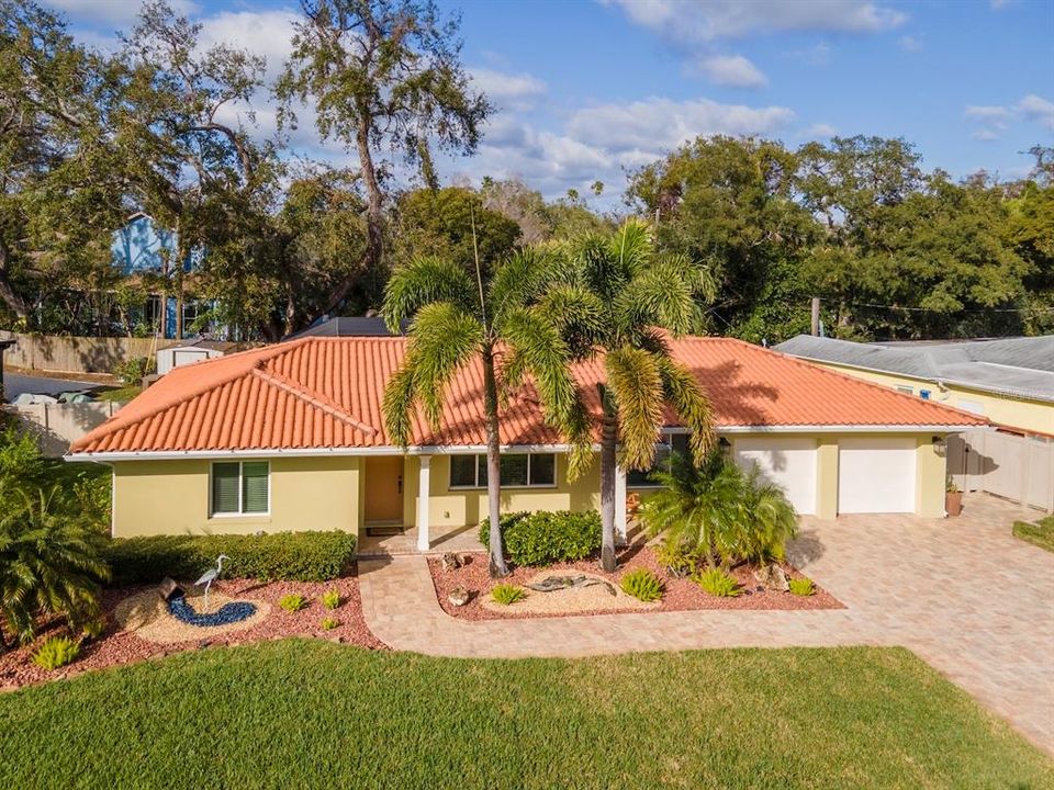 Recently Sold: $1,139,000 (3 beds, 2 baths, 1840 Square Feet)