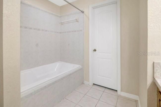 待售: $530,000 (0 贝兹, 0 浴室, 3322 平方英尺)