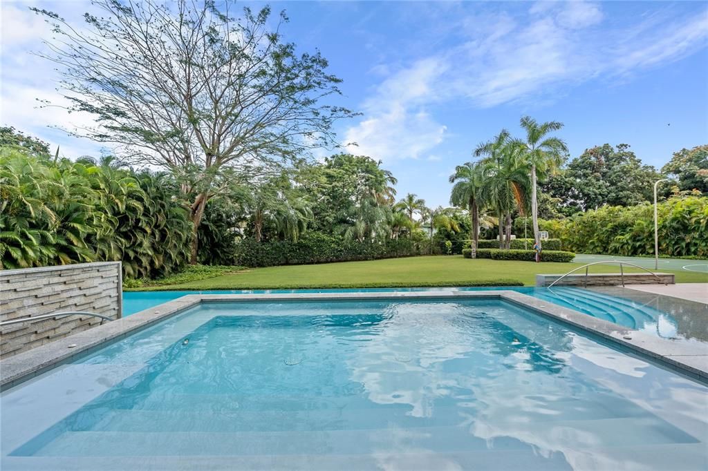 For Sale: $10,000,000 (7 beds, 8 baths, 10000 Square Feet)