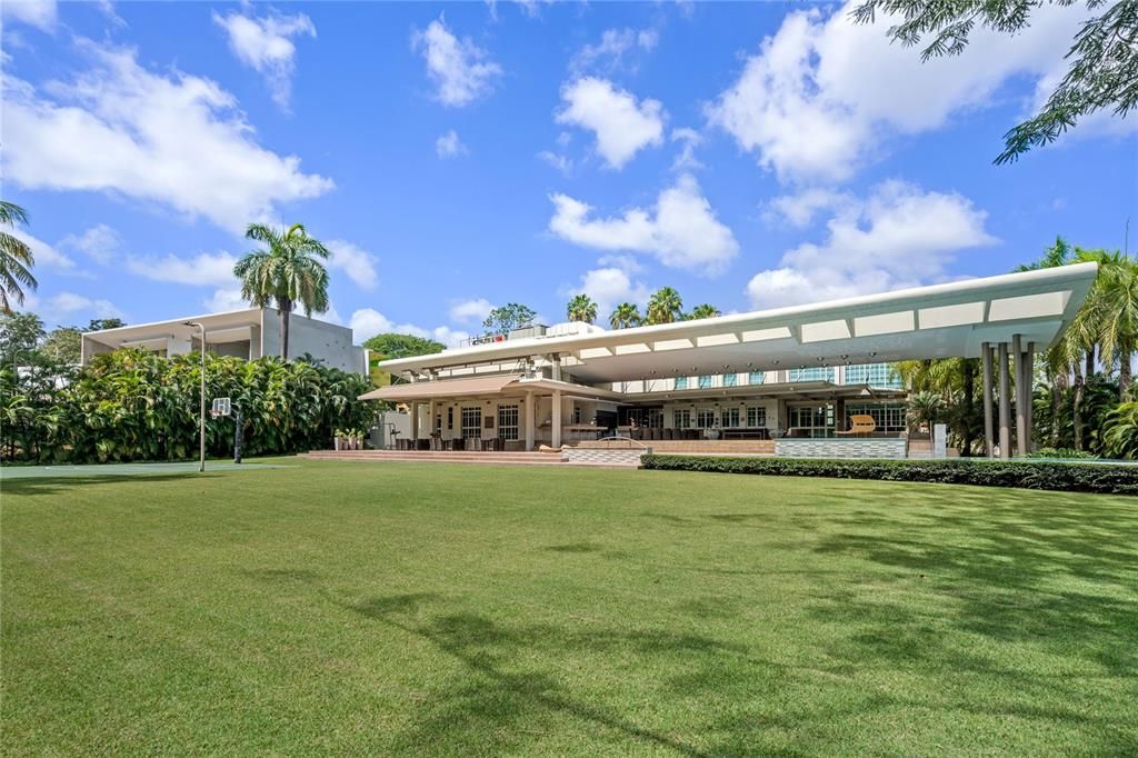 For Sale: $10,000,000 (7 beds, 8 baths, 10000 Square Feet)