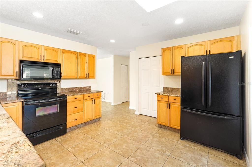 Active With Contract: $249,900 (3 beds, 2 baths, 1534 Square Feet)