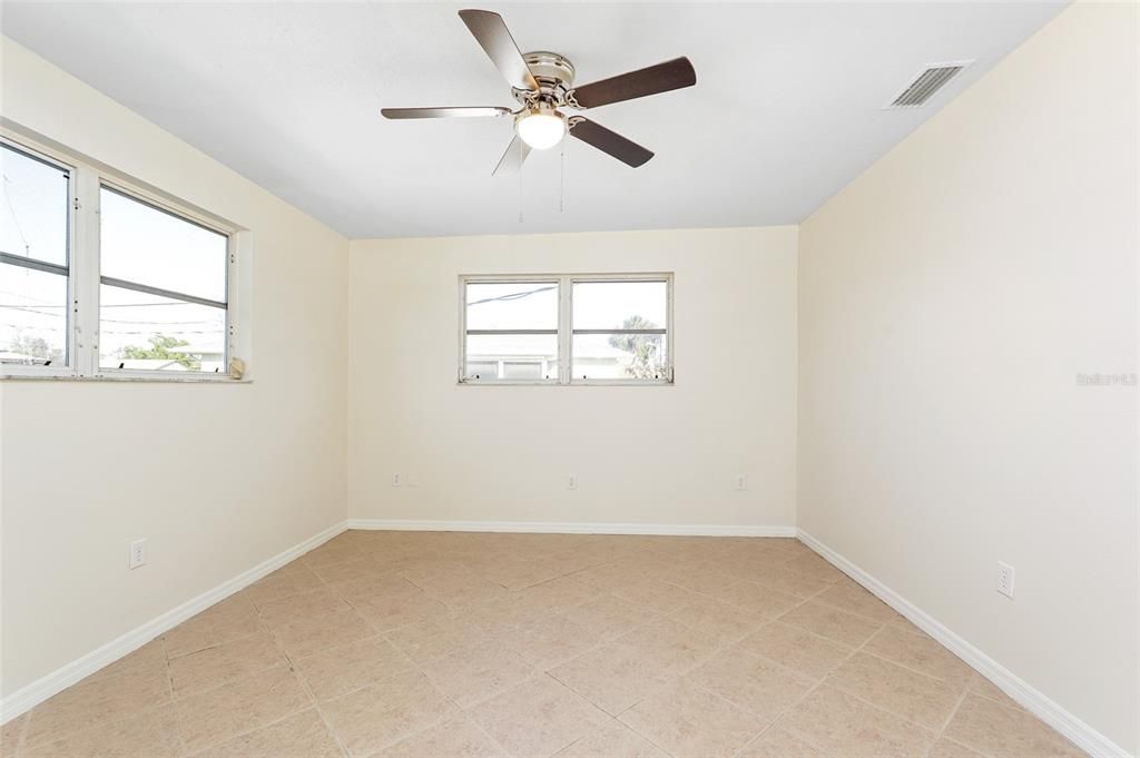 Active With Contract: $249,900 (3 beds, 2 baths, 1534 Square Feet)