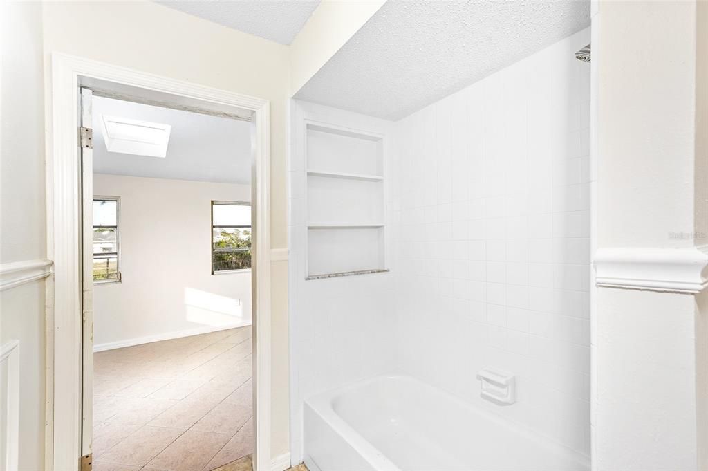 Active With Contract: $249,900 (3 beds, 2 baths, 1534 Square Feet)