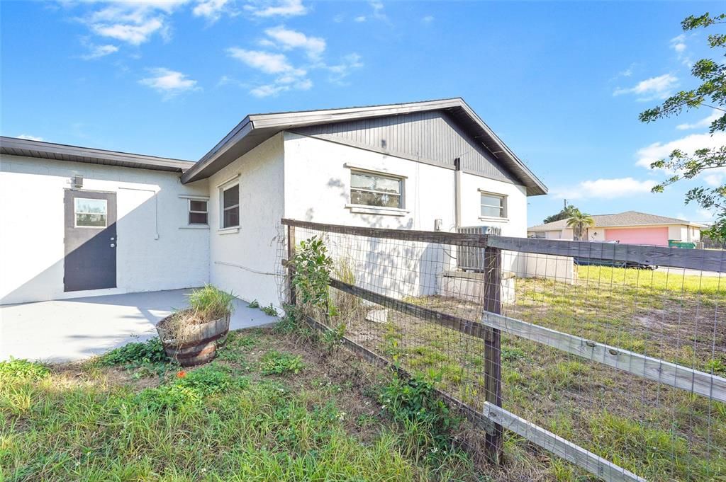 Active With Contract: $249,900 (3 beds, 2 baths, 1534 Square Feet)