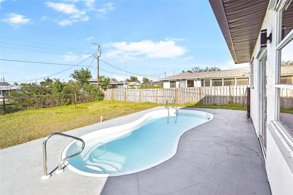 Active With Contract: $249,900 (3 beds, 2 baths, 1534 Square Feet)