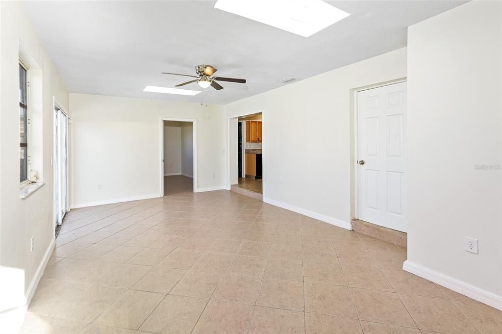 Active With Contract: $249,900 (3 beds, 2 baths, 1534 Square Feet)