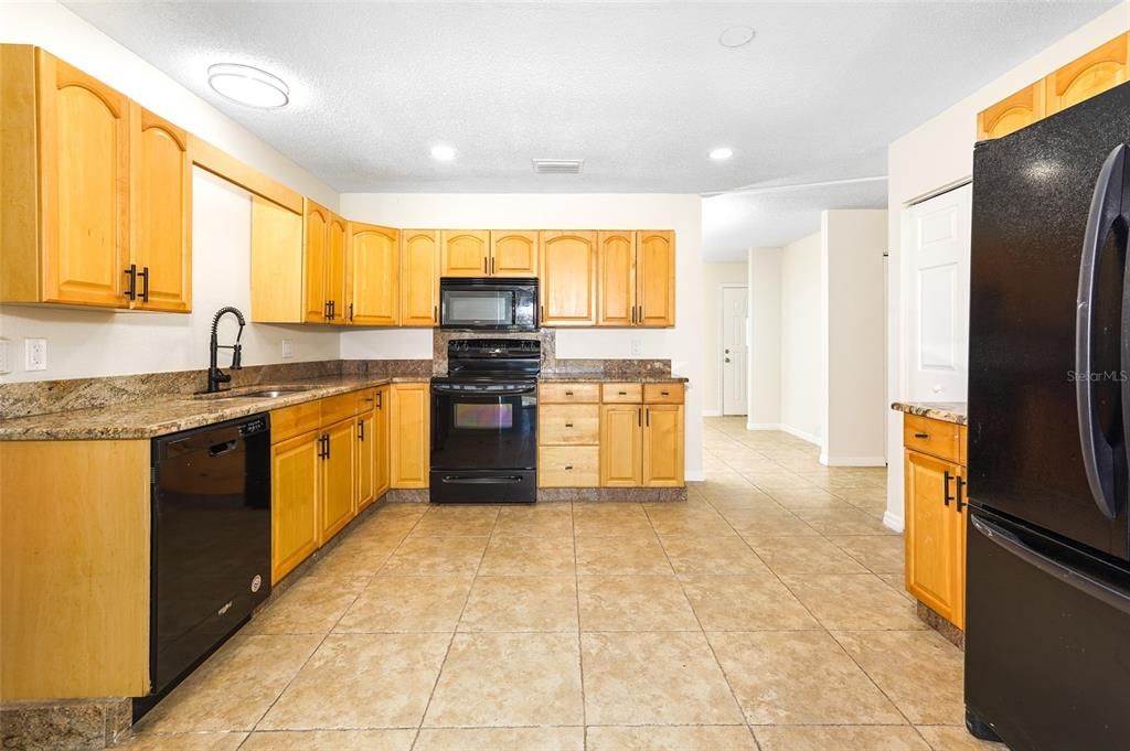 Active With Contract: $249,900 (3 beds, 2 baths, 1534 Square Feet)