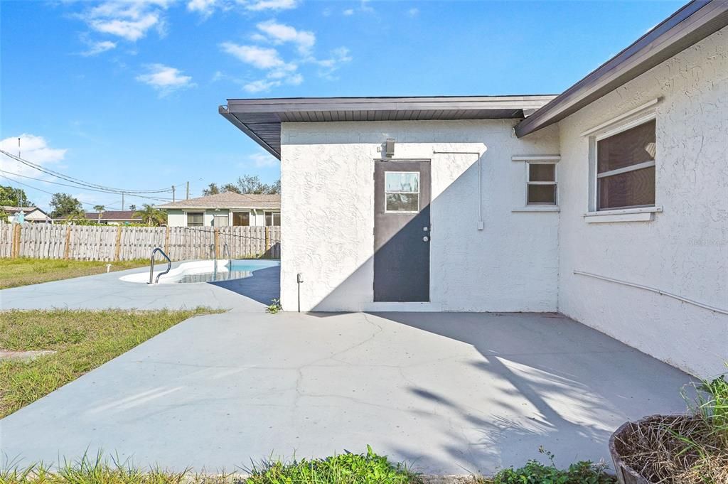 Active With Contract: $249,900 (3 beds, 2 baths, 1534 Square Feet)