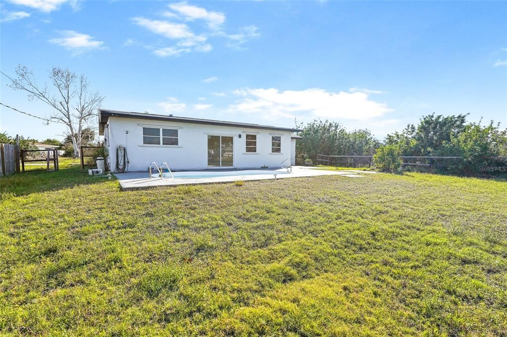 Active With Contract: $249,900 (3 beds, 2 baths, 1534 Square Feet)