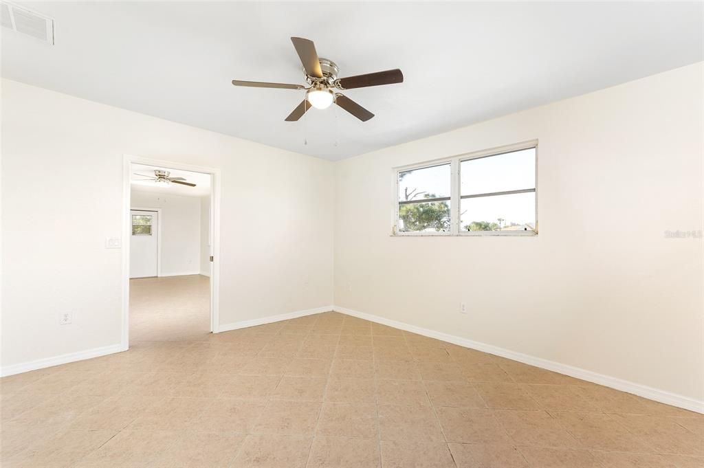 Active With Contract: $249,900 (3 beds, 2 baths, 1534 Square Feet)