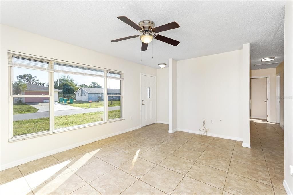 Active With Contract: $249,900 (3 beds, 2 baths, 1534 Square Feet)