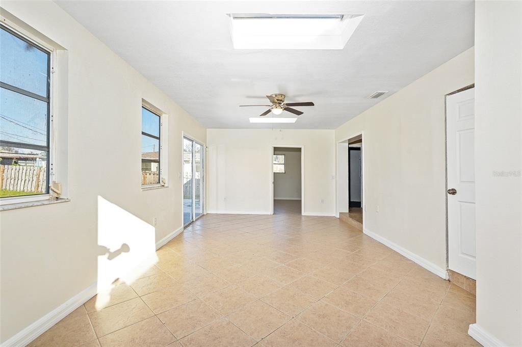 Active With Contract: $249,900 (3 beds, 2 baths, 1534 Square Feet)
