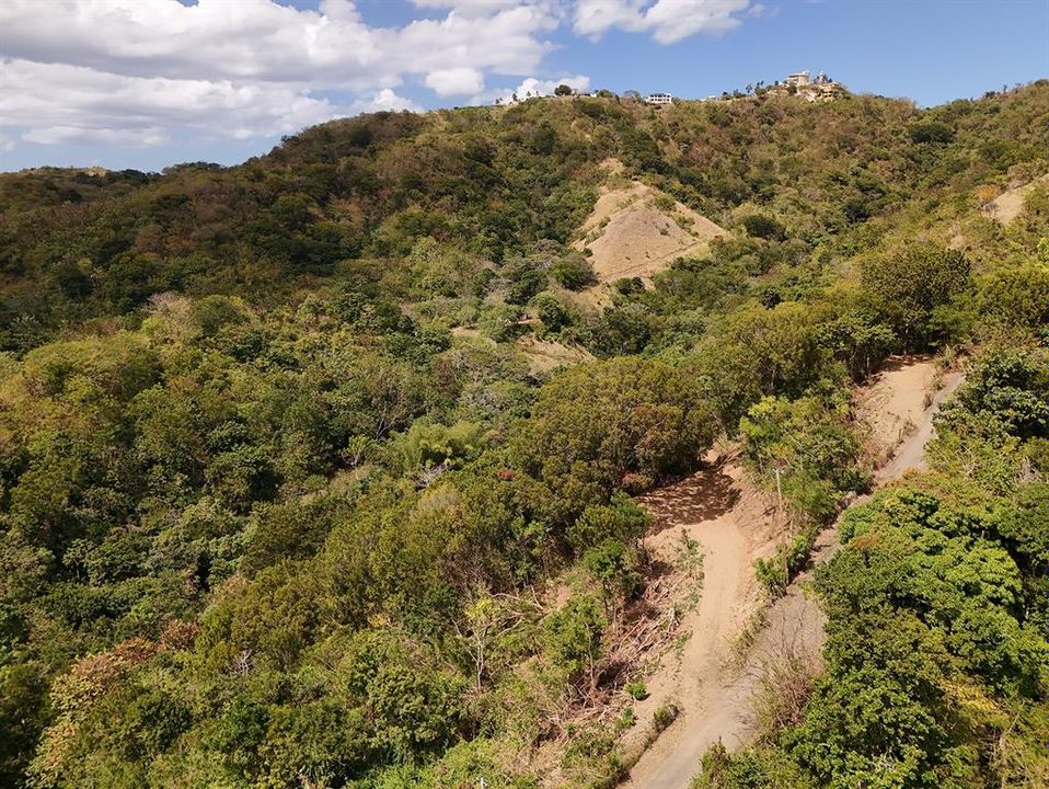 На продажу: $249,000 (3.74 acres)