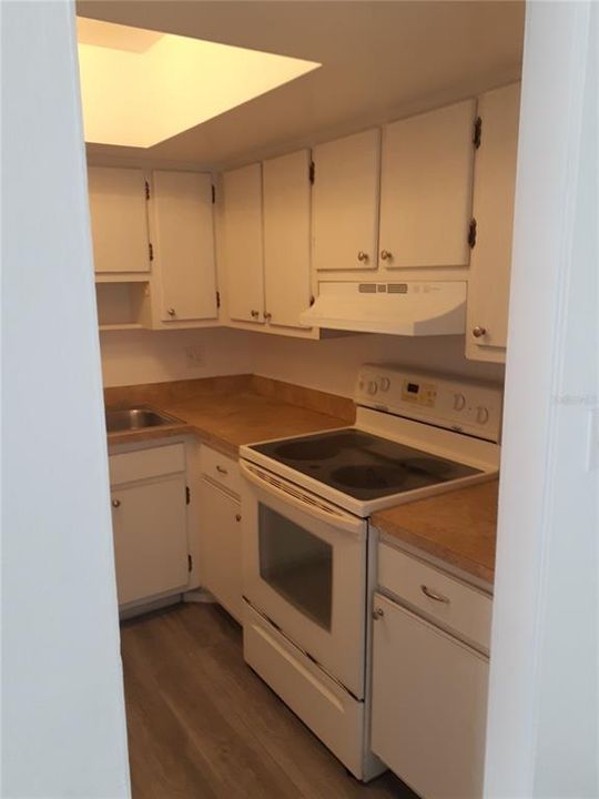 For Sale: $140,000 (2 beds, 2 baths, 920 Square Feet)