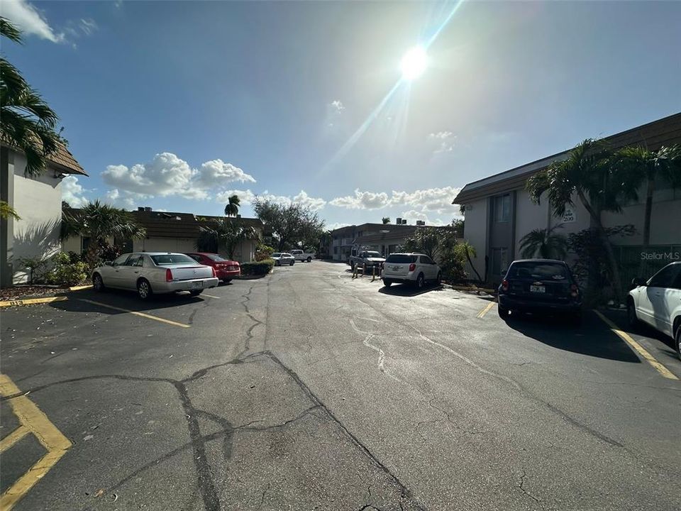 For Sale: $140,000 (2 beds, 2 baths, 920 Square Feet)