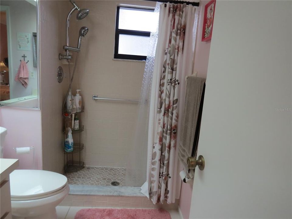 For Sale: $150,000 (2 beds, 2 baths, 1103 Square Feet)