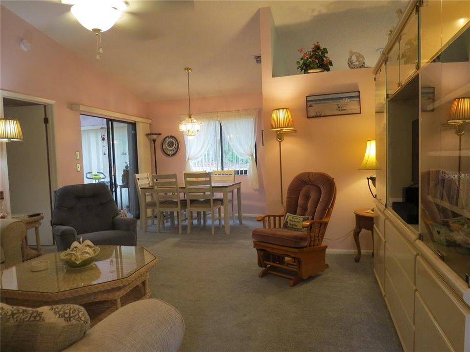 For Sale: $150,000 (2 beds, 2 baths, 1103 Square Feet)