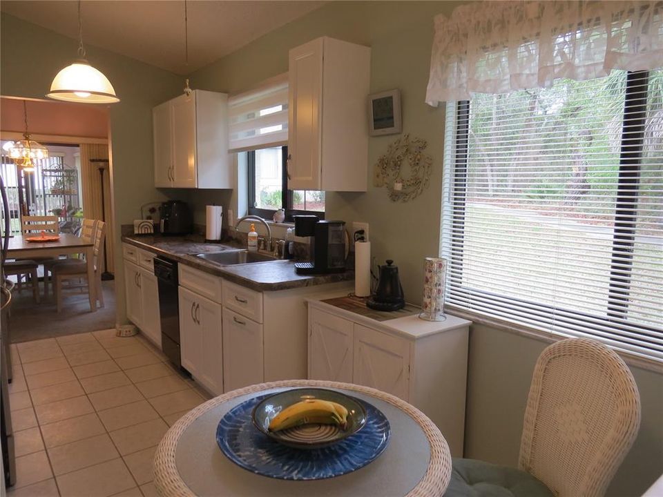 For Sale: $150,000 (2 beds, 2 baths, 1103 Square Feet)