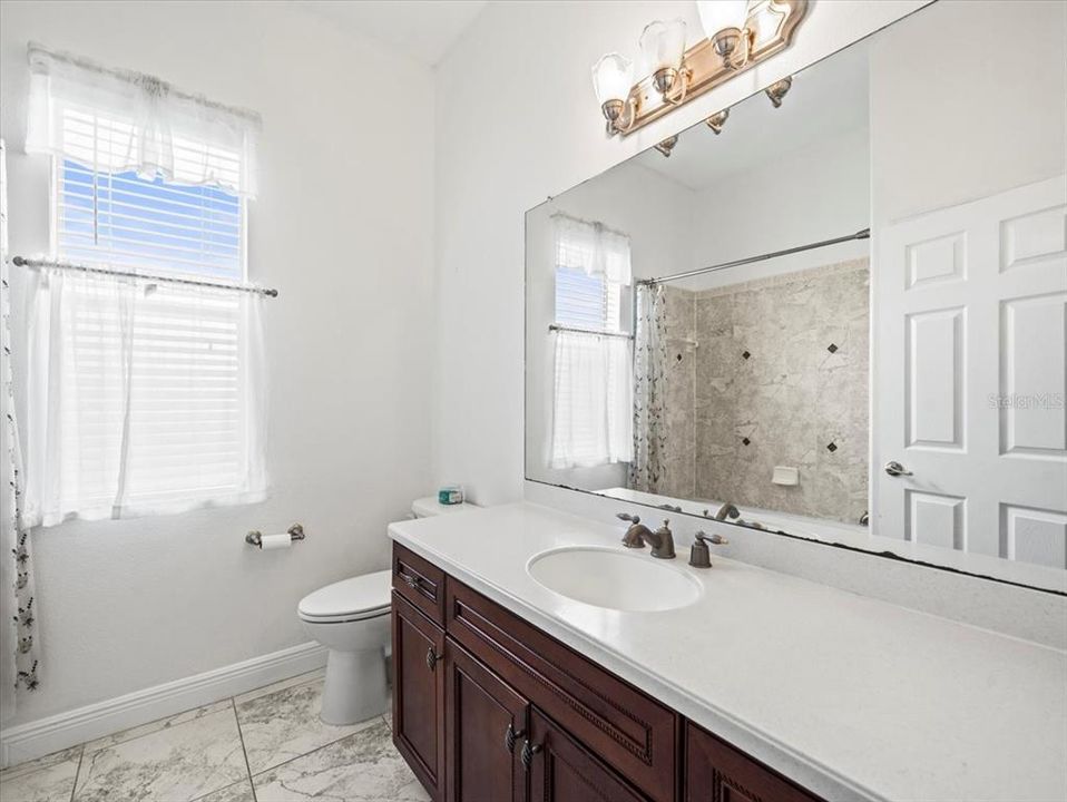 Activo con contrato: $674,990 (3 camas, 2 baños, 3028 Pies cuadrados)