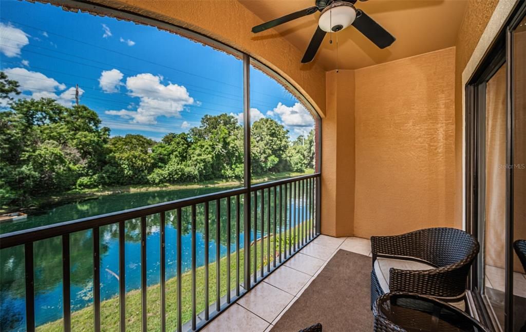 For Sale: $289,000 (2 beds, 2 baths, 1165 Square Feet)