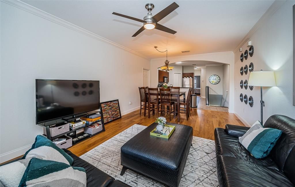 For Sale: $289,000 (2 beds, 2 baths, 1165 Square Feet)