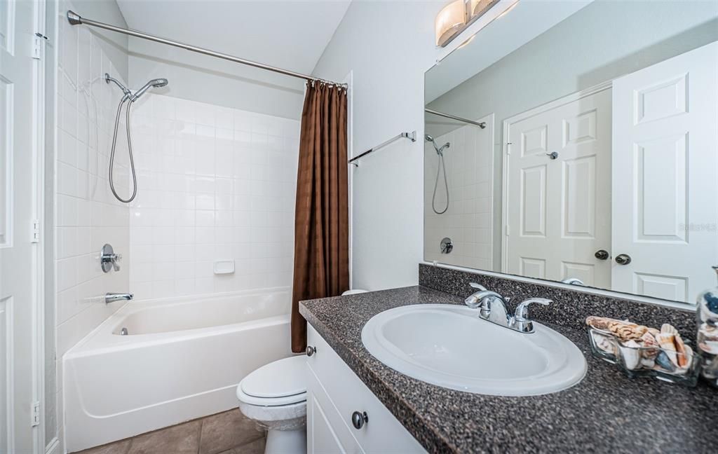 For Sale: $289,000 (2 beds, 2 baths, 1165 Square Feet)
