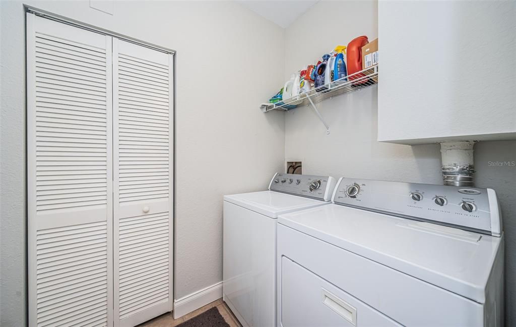 For Sale: $289,000 (2 beds, 2 baths, 1165 Square Feet)