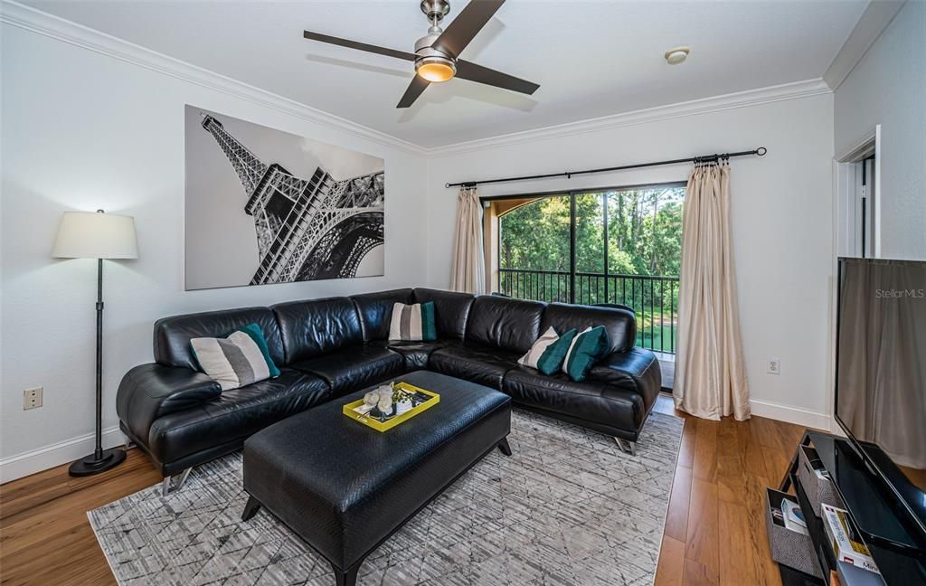 For Sale: $289,000 (2 beds, 2 baths, 1165 Square Feet)