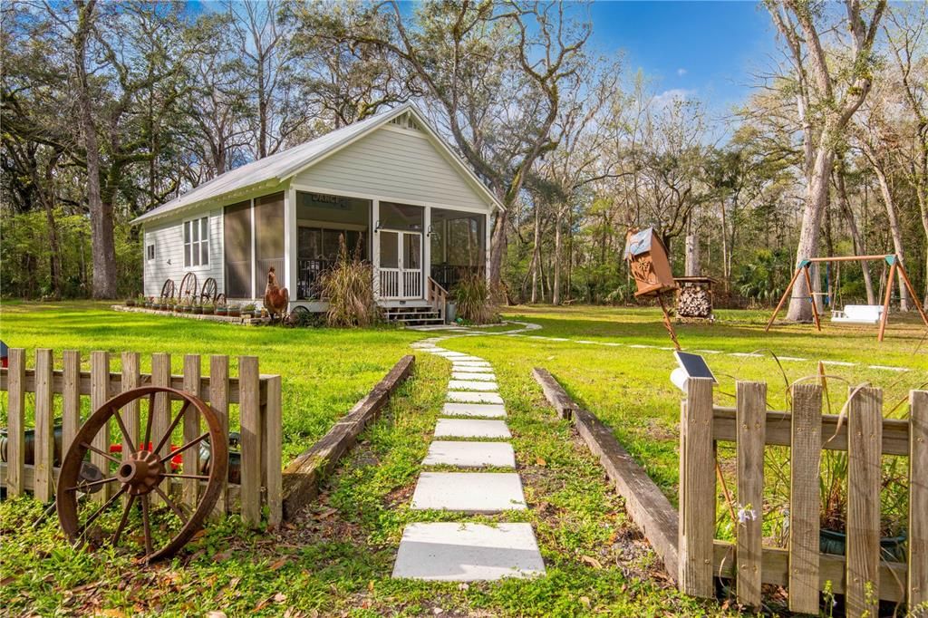 Recently Sold: $325,000 (1 beds, 1 baths, 621 Square Feet)