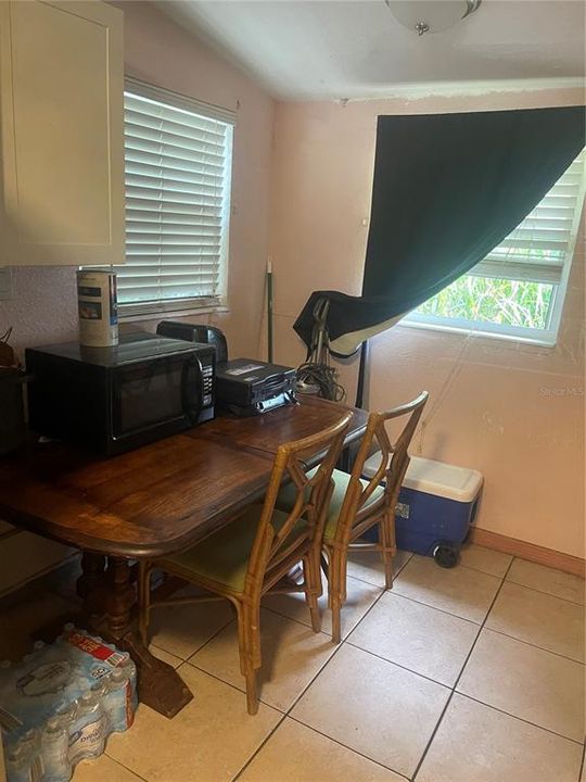 Activo con contrato: $239,000 (3 camas, 1 baños, 852 Pies cuadrados)