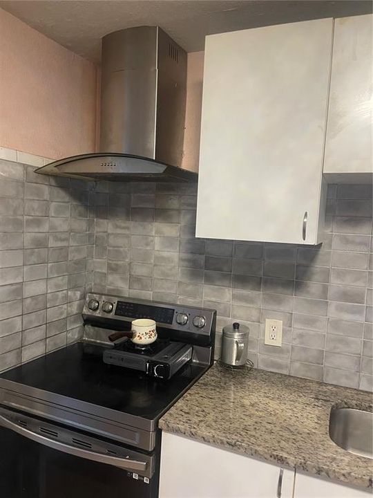 Activo con contrato: $239,000 (3 camas, 1 baños, 852 Pies cuadrados)