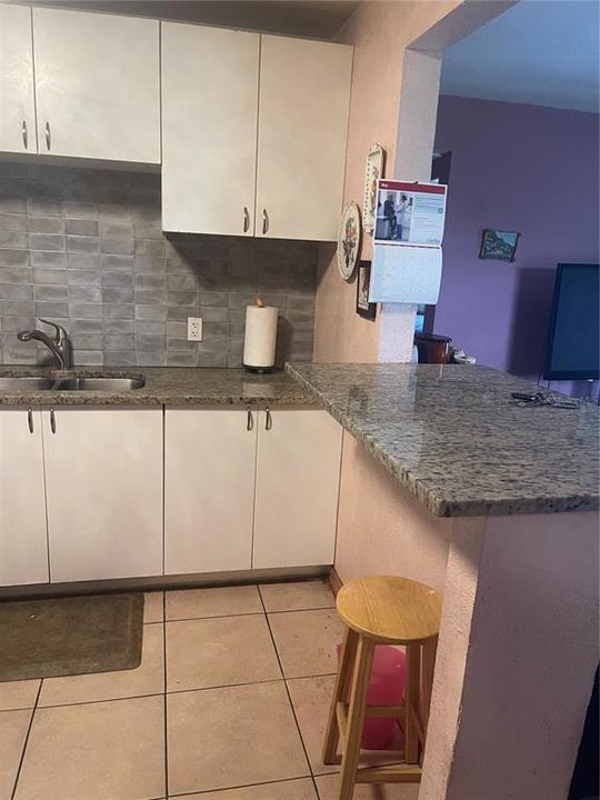 Activo con contrato: $239,000 (3 camas, 1 baños, 852 Pies cuadrados)