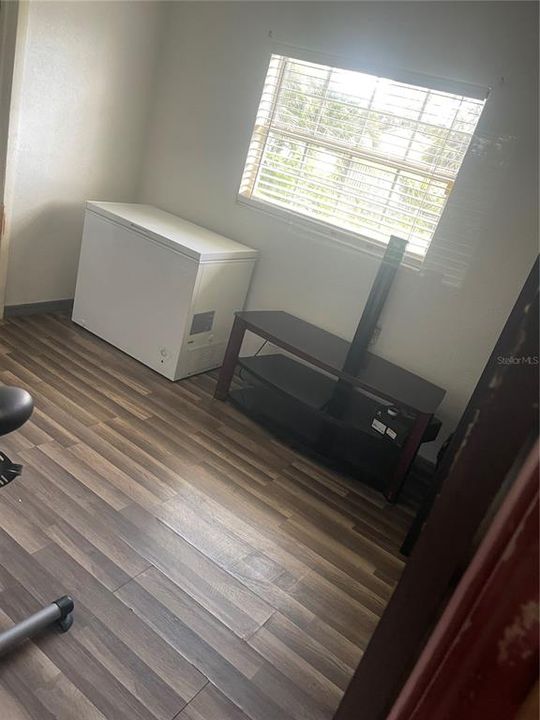 Activo con contrato: $239,000 (3 camas, 1 baños, 852 Pies cuadrados)