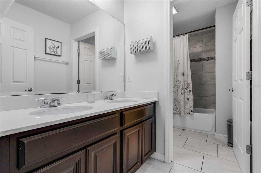 Active With Contract: $450,000 (5 beds, 3 baths, 2592 Square Feet)