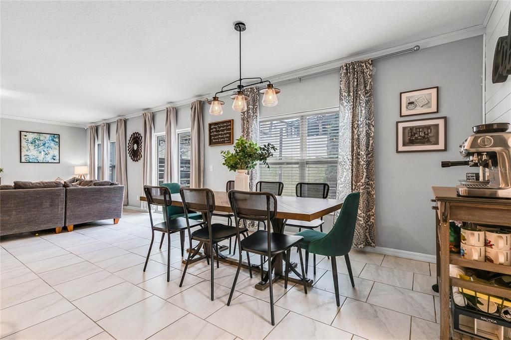 Active With Contract: $450,000 (5 beds, 3 baths, 2592 Square Feet)