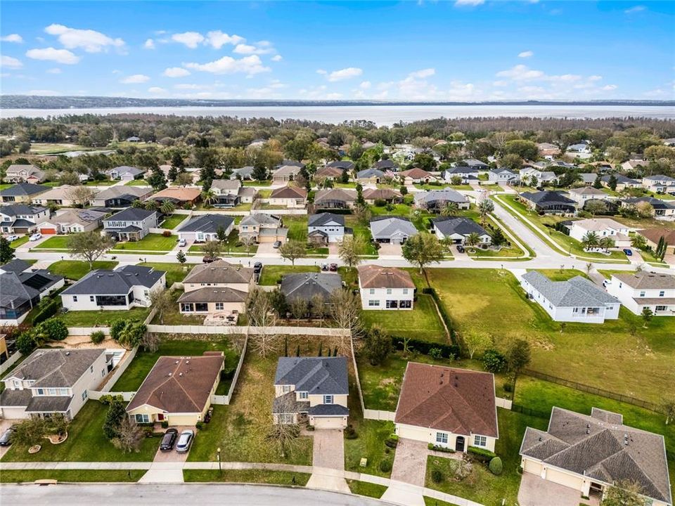 Active With Contract: $450,000 (5 beds, 3 baths, 2592 Square Feet)