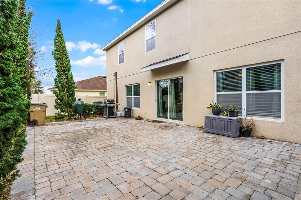 Active With Contract: $450,000 (5 beds, 3 baths, 2592 Square Feet)